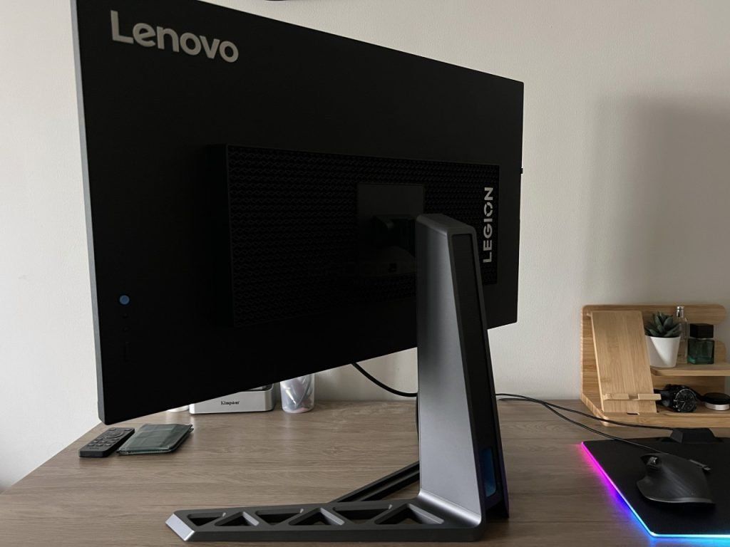 Lenovo Legion Y32p-30 Review