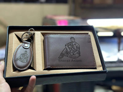 Custom Portrait Wallet — Name Engraved in Gift Box