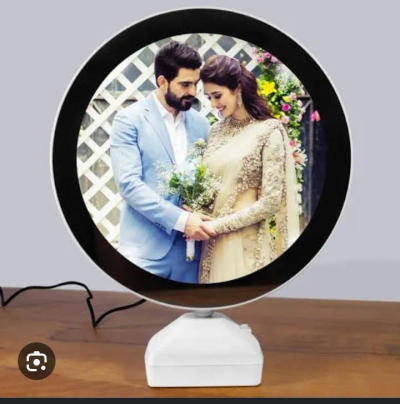 Round Glowing LED Couple Photo Frame