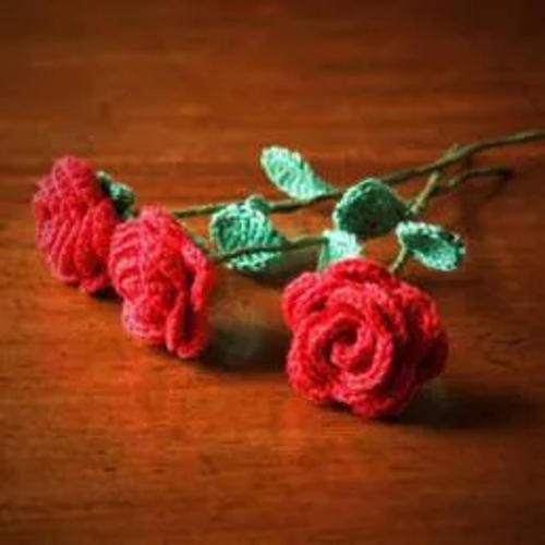 Single Stem Crochet Rose — Rs 900 in Pakistan