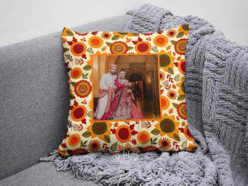 White Heart Couple Names Cushion — Rs 700 in Pakistan