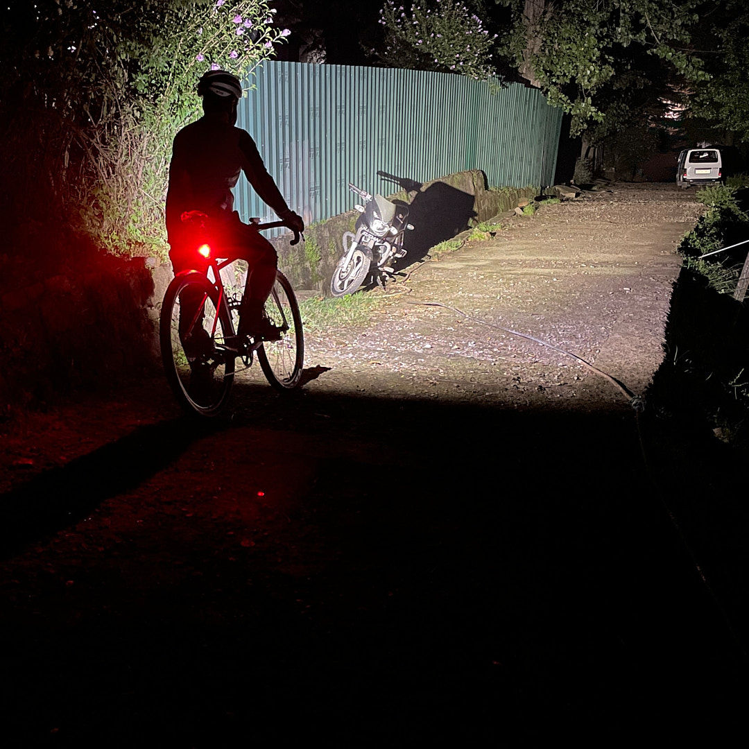 Fenix BC26R bicycle light review - 100 degree wide beam pattern