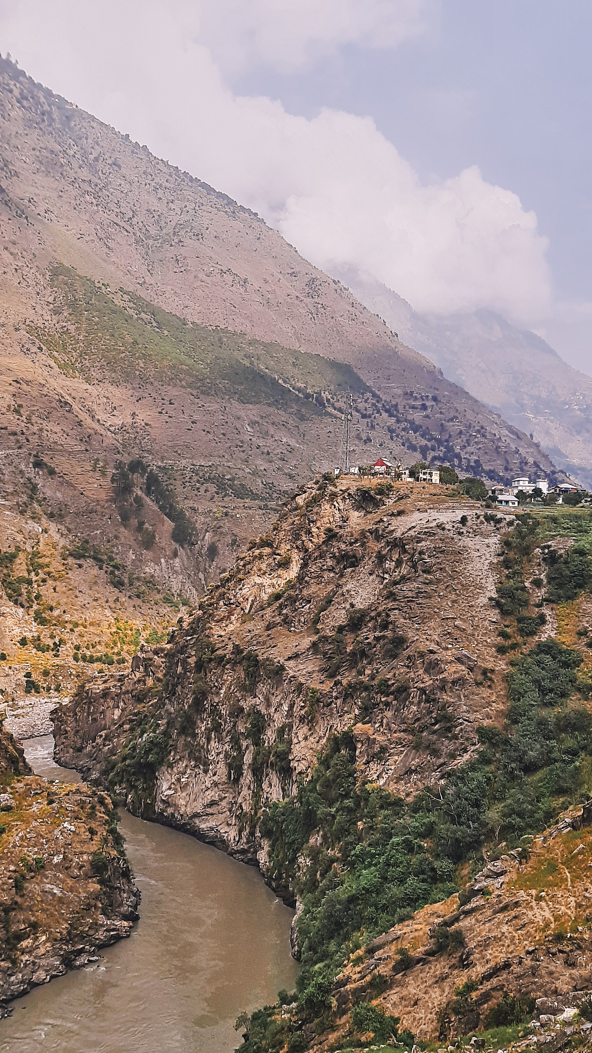 The tale of the missing shoe - Landmark 1 - a small town next to Chenab river