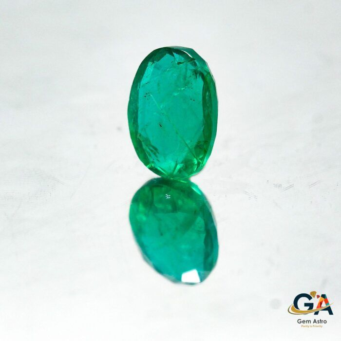 EMR157-3.jpg Emerald 3.49 Carat (3.83 Ratti) - Image 3