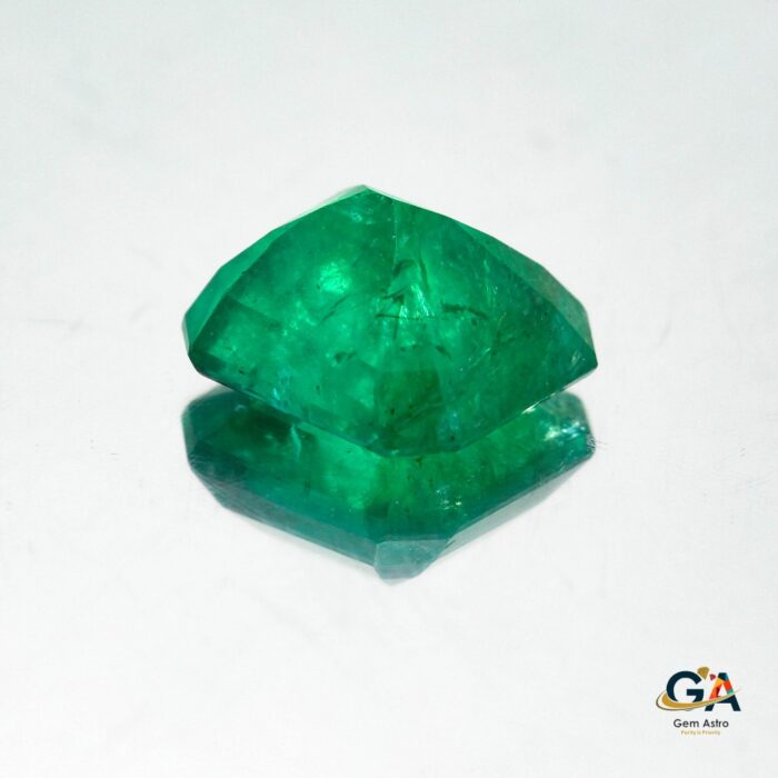 Emerald 4.45 Carat (4.89 Ratti) - Image 4
