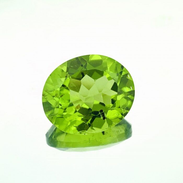 Peridot 6.96 Carat (7.73 Ratti) - Image 2