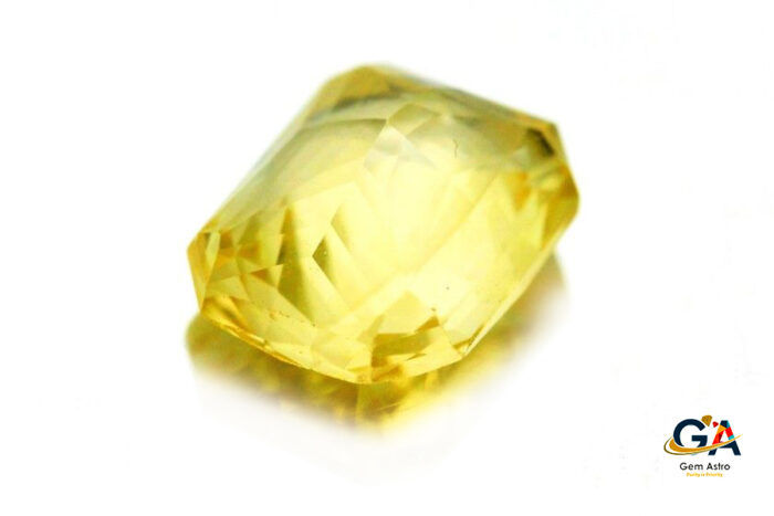 YS182-2.jpg Yellow Sapphire 2.08 Carat (2.31 Ratti) - Image 2