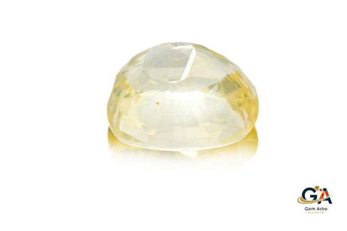 YS186-3.jpg Yellow Sapphire 4.22 Carat (4.69 Ratti) - Image 3