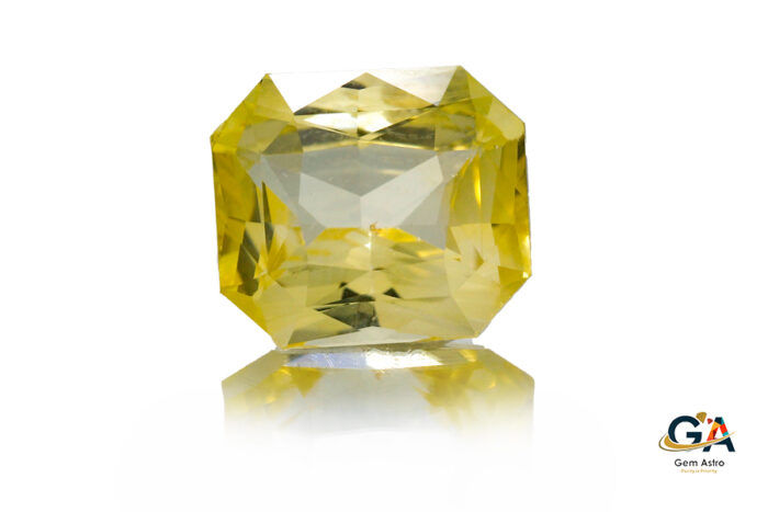 YS201.jpg Yellow Sapphire 5.07 Carat (5.51 Ratti) - Image 1