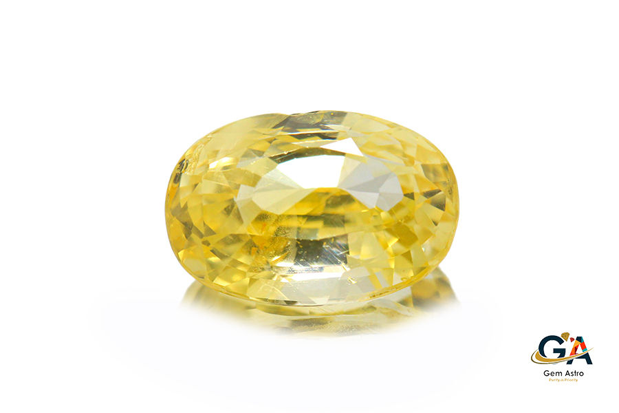 YS255-A.jpg Yellow Sapphire 5.48 Carat (6.02 Ratti) - Image 1