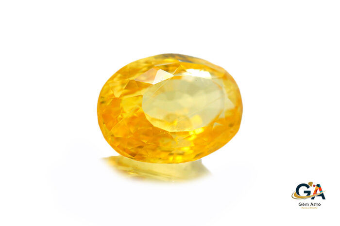 YS263-B.jpg Yellow Sapphire 4.55 Carat vivid yellow (Pukhraj 5 Ratti) - Image 3