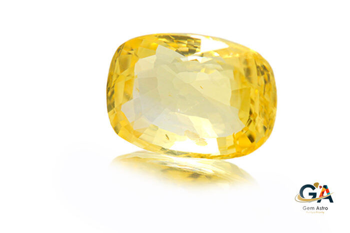 YS266-B-1.jpg Yellow Sapphire 4.04 Carat (4.44 Ratti) - Image 2