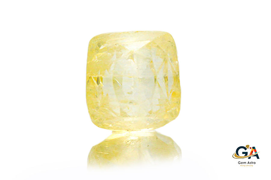 YS299-A.jpg Yellow Sapphire 5.21 Carat (5.73 Ratti) - Image 1