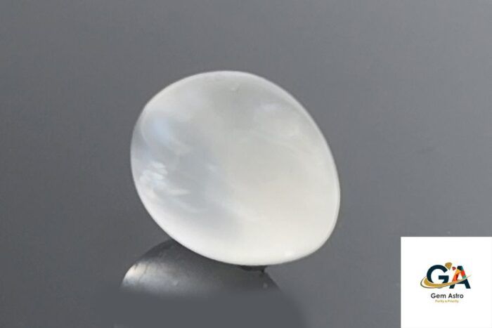 Moonstone 7.89Carat (8.67Ratti) - Image 3