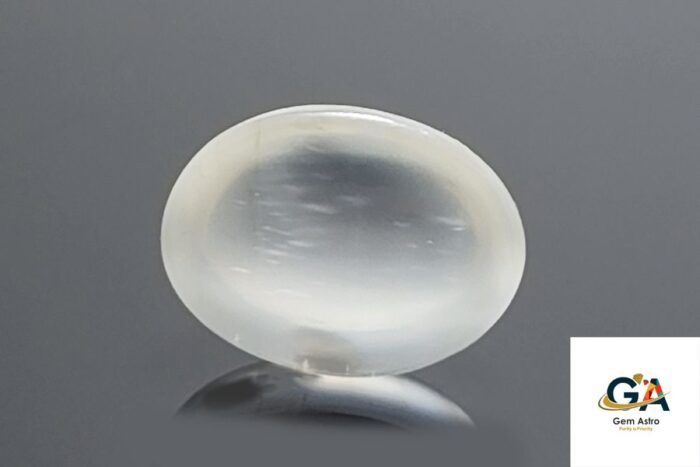 Moonstone 7.89Carat (8.67Ratti) - Image 4