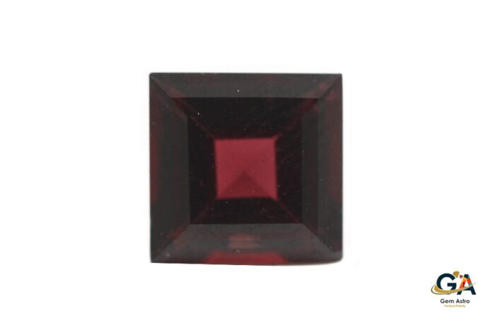 rg9-1.jpg Rhodolite Garnet 2.88 Carat (3.16Ratti) - Image 1
