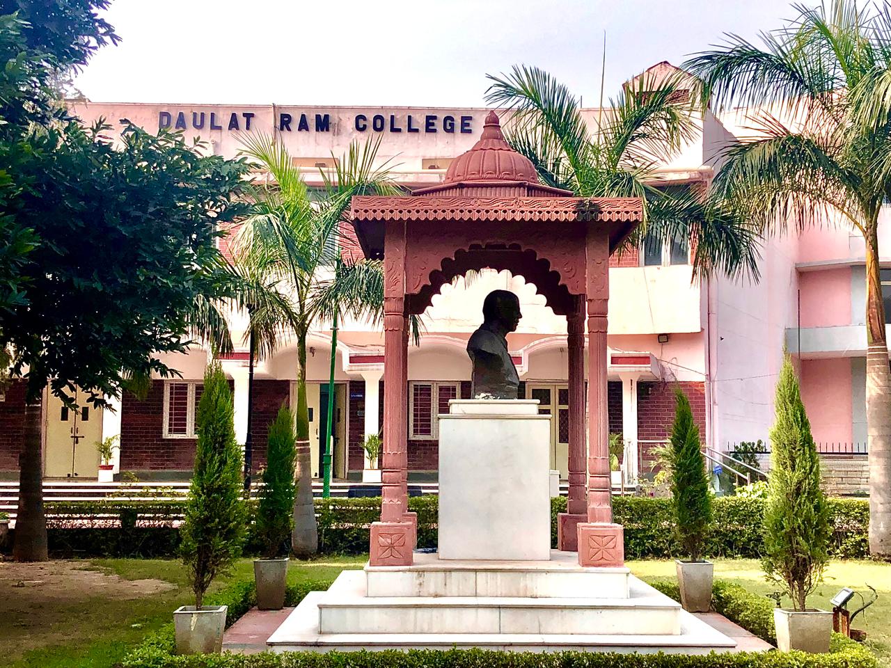Daulat Ram College – slide 1