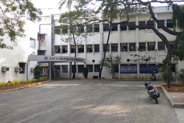 DG Vaishnav College Chennai – slide 1