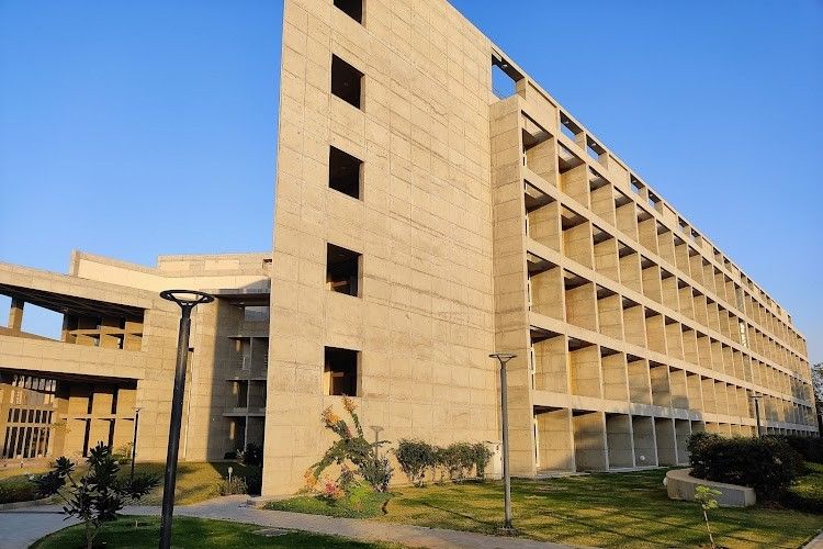 Gandhinagar Institute of Technology – slide 1