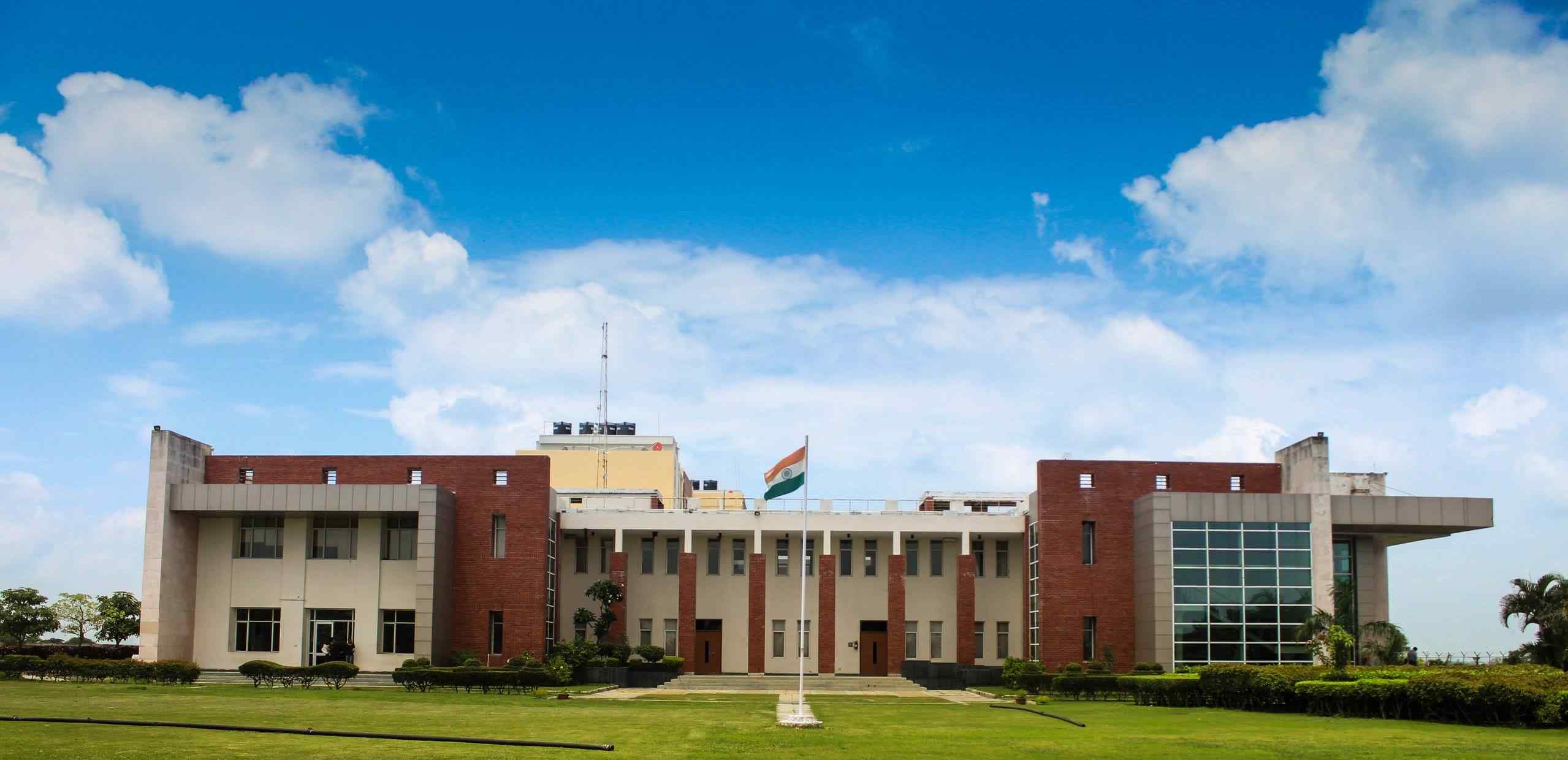 Jaipuria Institute of Management Jaipur – slide 1