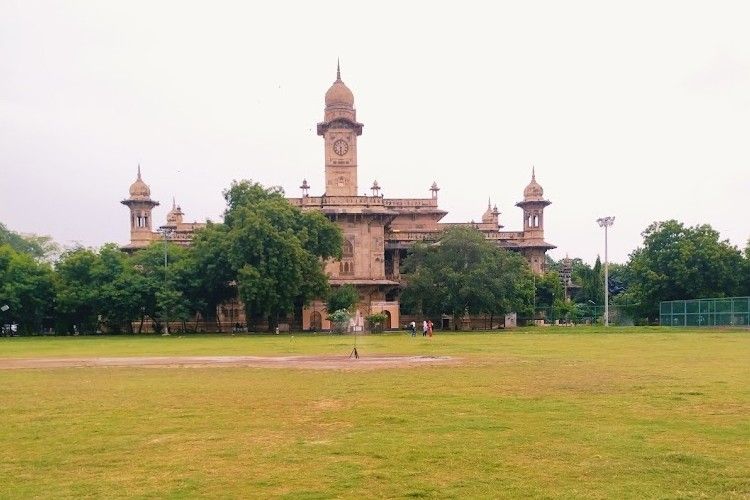 Maharani Laxmi Bai Government College of Excellence Gwalior ā slide 1