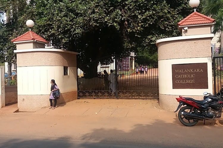 Malankara Catholic College Kanyakumari β slide 1