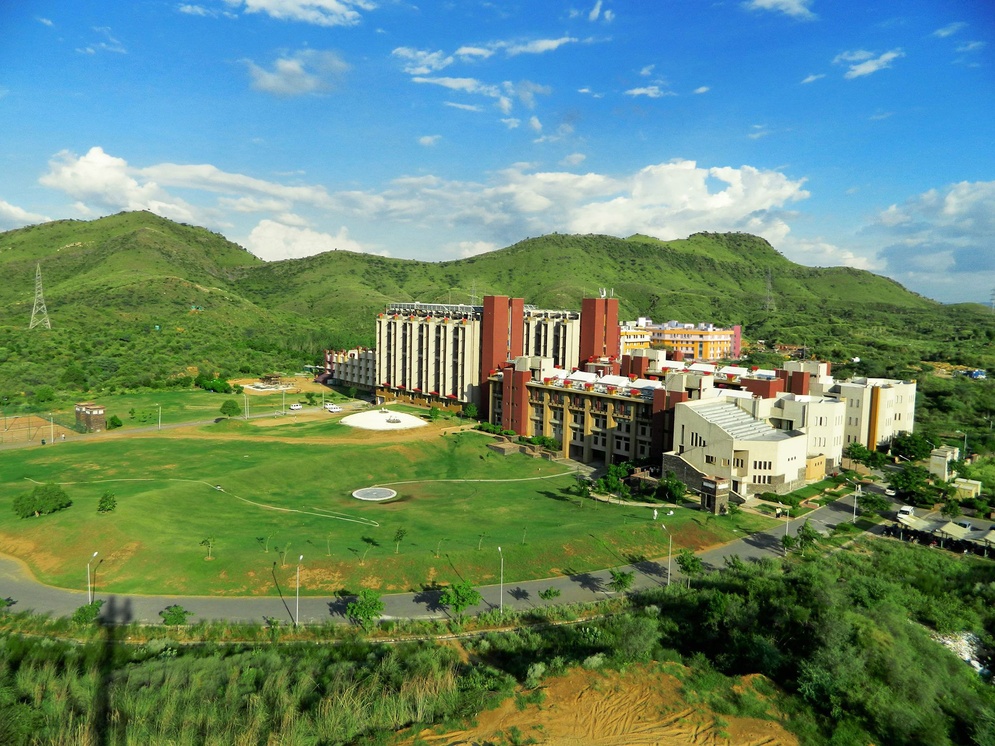 NIIT University Neemrana β slide 1