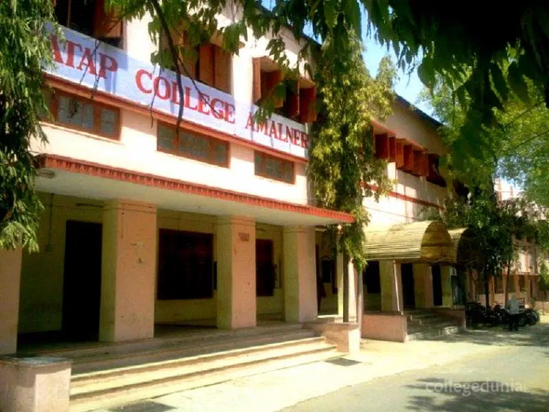 Pratap College Jalgaon – slide 1
