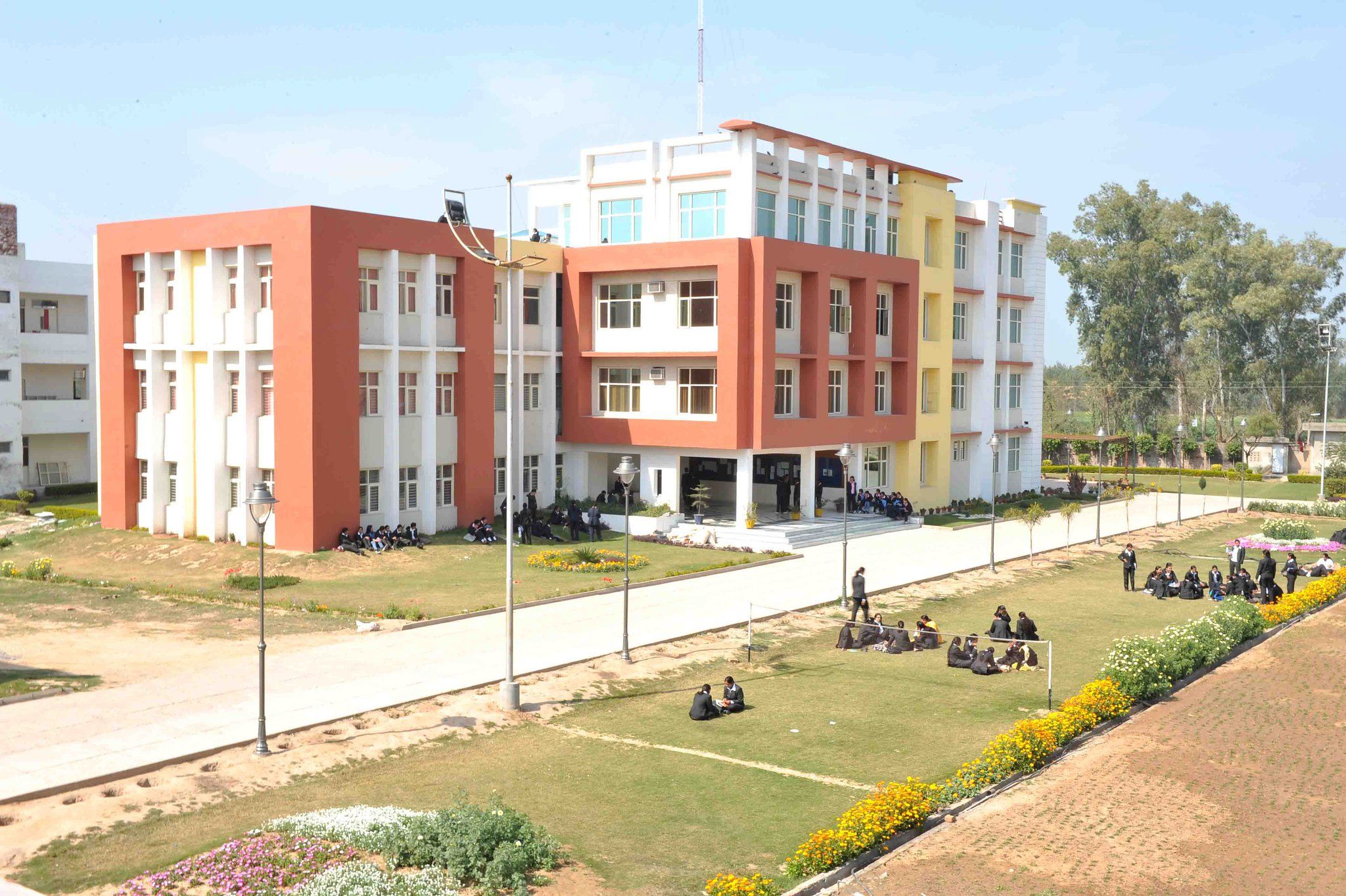 Sachdeva Engineering College For Girls Mohali β slide 1
