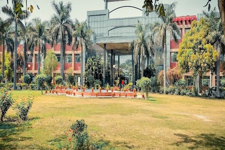 Shaheed Udham Singh Engineering College Mohali ā slide 1