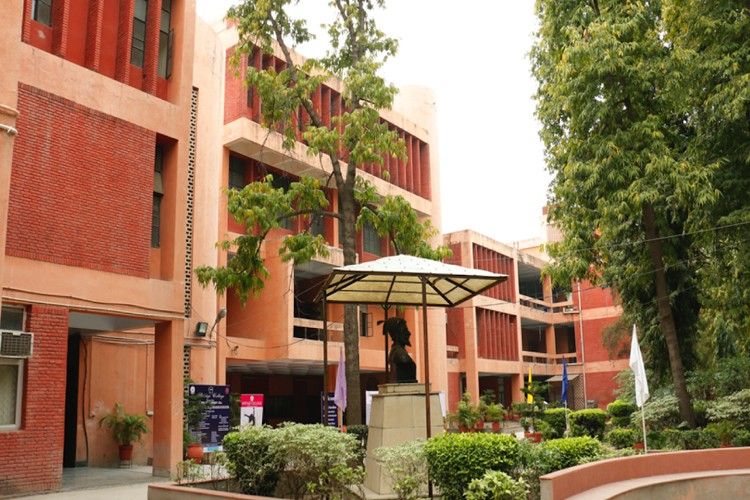 Shivaji College, Delhi University – slide 1