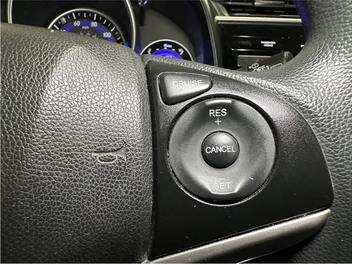 WHITE, 2017 HONDA FIT Image 22