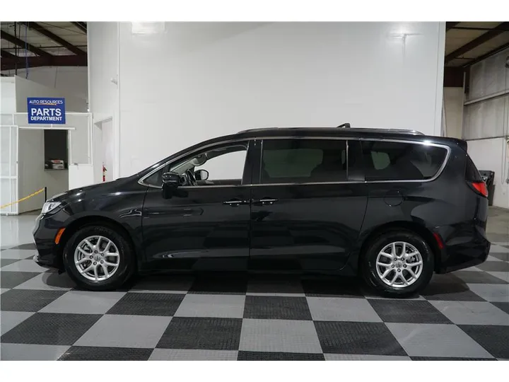 BLUE, 2021 CHRYSLER PACIFICA Image 7