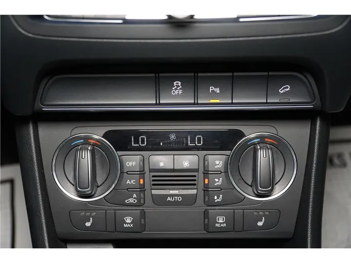 BLACK, 2017 AUDI Q3 Image 40