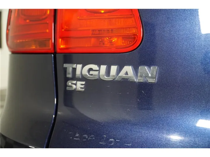 BLUE, 2016 VOLKSWAGEN TIGUAN Image 13