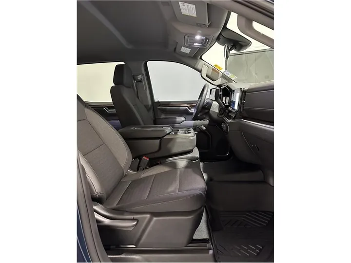 BLUE, 2022 CHEVROLET SILVERADO 1500 CREW CAB Image 25