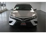 SILVER, 2018 TOYOTA CAMRY Thumnail Image 2