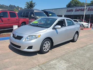 SILVER, 2010 TOYOTA COROLLA Image 