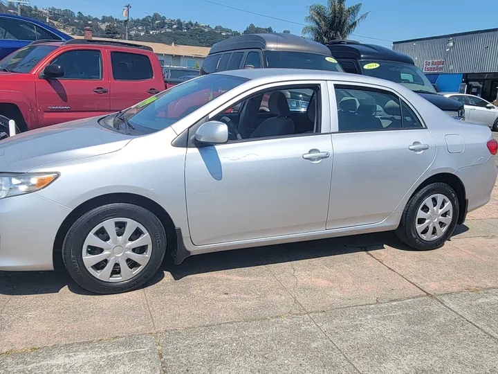 SILVER, 2010 TOYOTA COROLLA Image 5