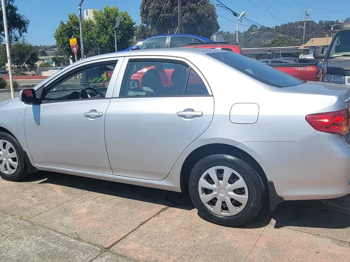 SILVER, 2010 TOYOTA COROLLA Image 8