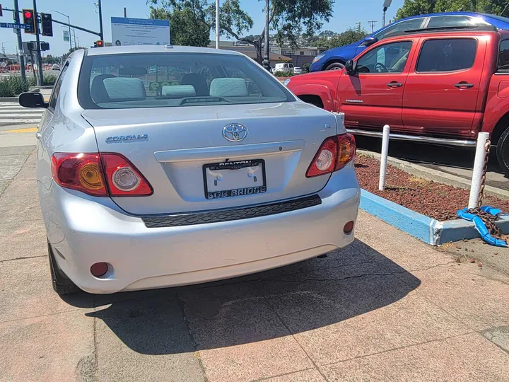 SILVER, 2010 TOYOTA COROLLA Image 10