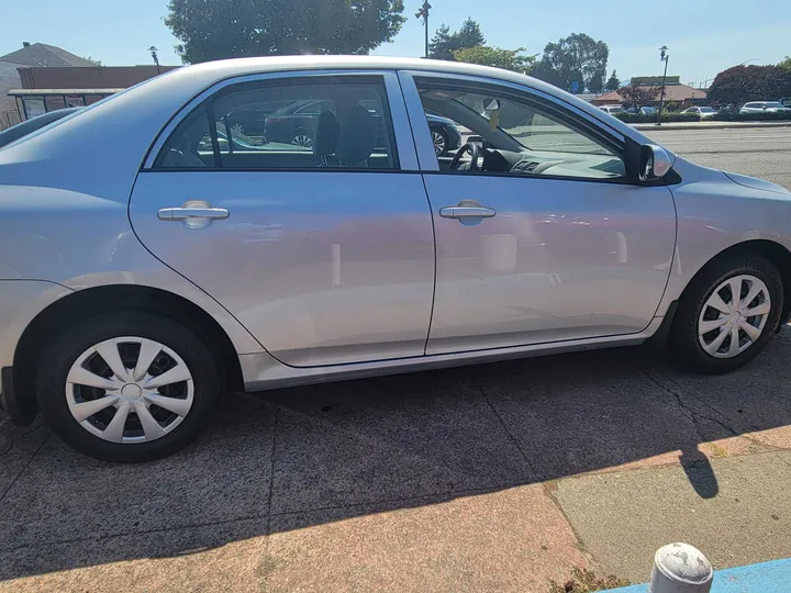 SILVER, 2010 TOYOTA COROLLA Image 13