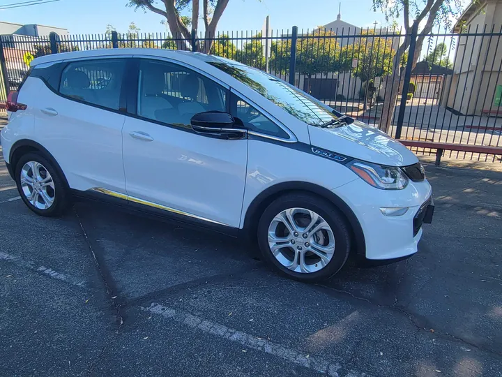 WHITE, 2018 CHEVROLET BOLT EV Image 12