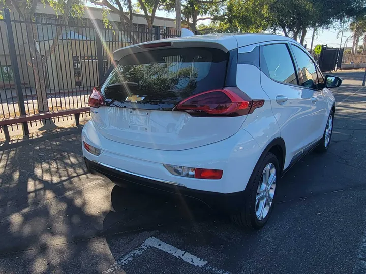 WHITE, 2018 CHEVROLET BOLT EV Image 15