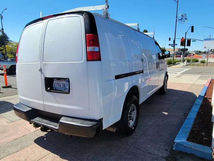 WHITE, 2018 CHEVROLET EXPRESS Image 13