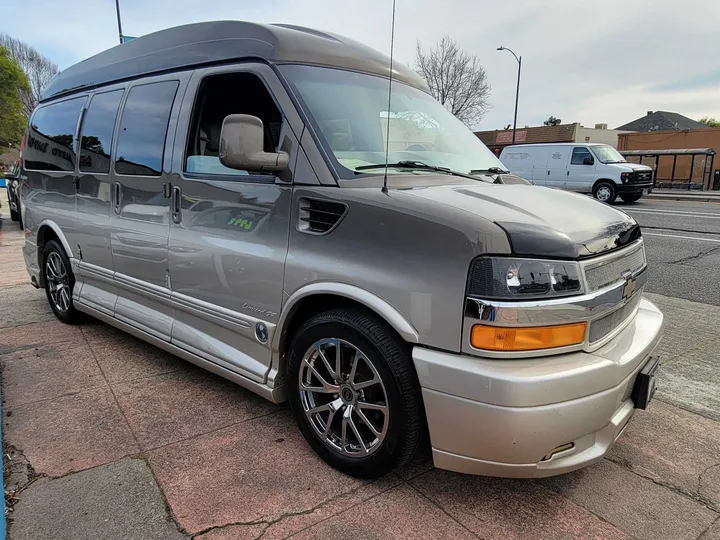 BROWN, 2014 CHEVROLET EXPRESS Image 21