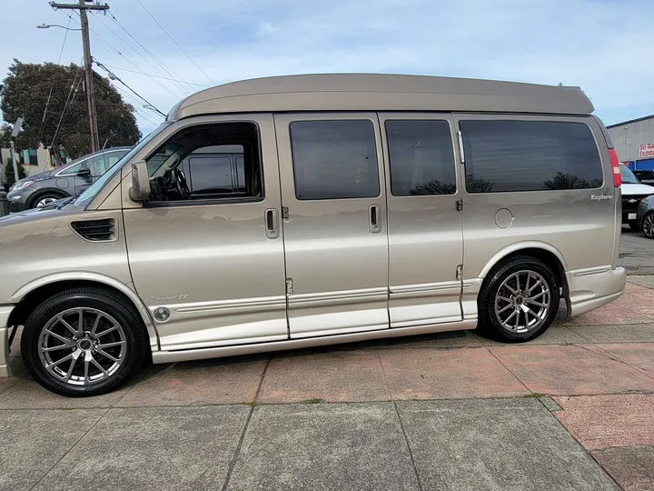 BROWN, 2014 CHEVROLET EXPRESS Image 7