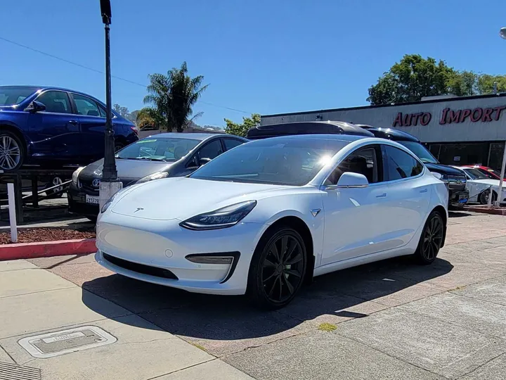 WHITE, 2019 TESLA MODEL 3 Image 1