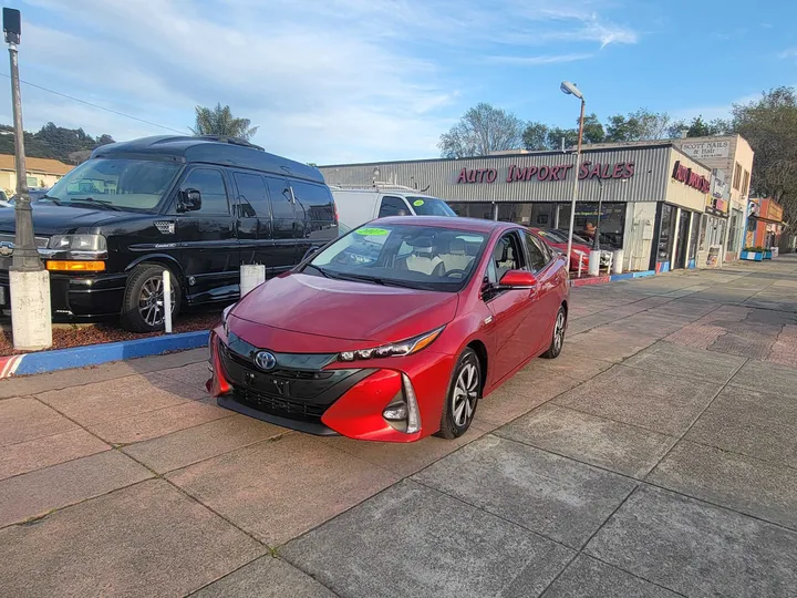 RED, 2017 TOYOTA PRIUS PRIME Image 1