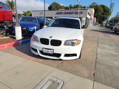 WHITE, 2010 BMW 1 SERIES Image 